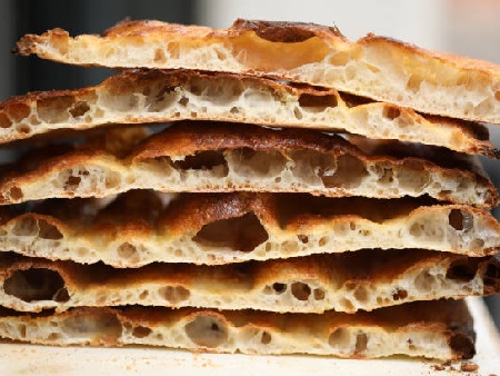 Обикновена класическа фокача на фурна (хляб) - снимка на рецептата